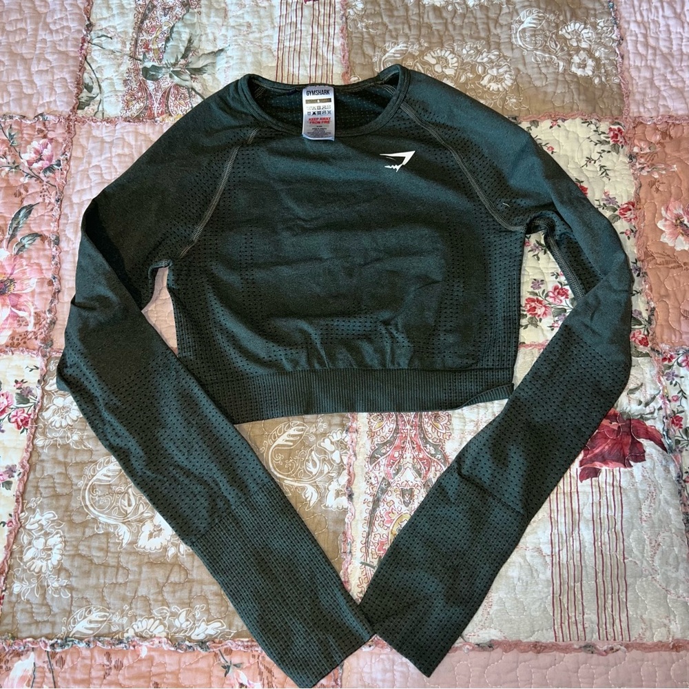 GYMSHARK LONGSLEEVE CROP TOP